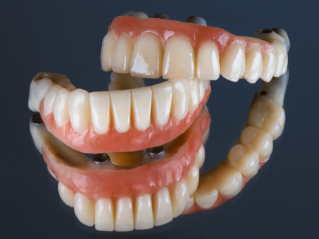 ホワイトニング以外で歯を白くする方法